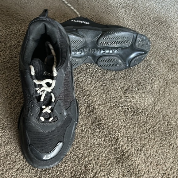 These are Balenciaga triple S they are a size 10 and I wore them twice - Picture 1 of 5
